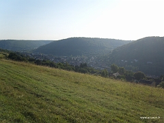 Algrange dans sa vallée, avec au premier plan le vallon de la Burbach et au fond la vallée de la Fensch